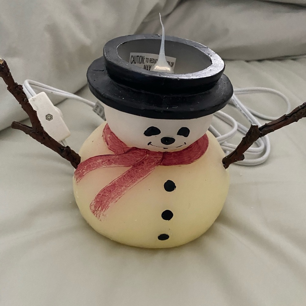 Snowman plug in light/candle